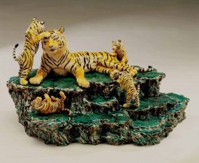 b030 高枝明---五福臨門（虎）64x40x38cm 2000